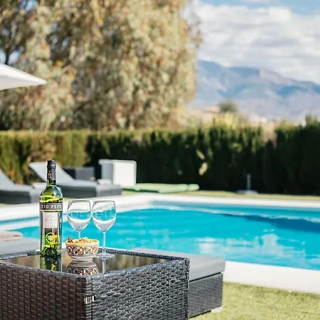 Casa Wood - Family With Pool